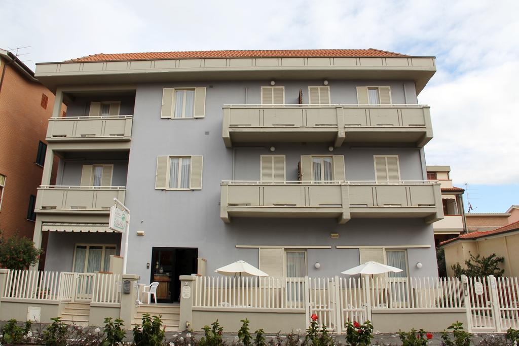 Residence I Due Pini 마리나디그로세토 객실 사진